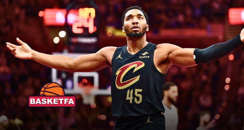 برنامه و پیشبینی بازیهای NBA فردا داناوان میچل در حال شادی پس از کسب امتیاز برای کلیولند کاوالیرز در مسابقات NBA